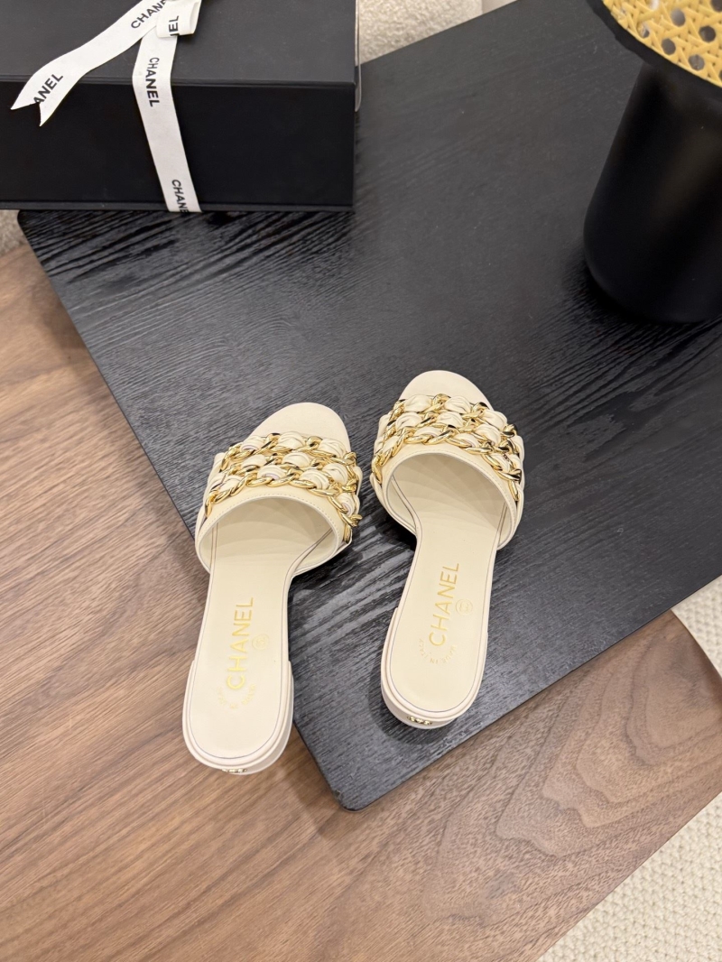 Ch**el slippers